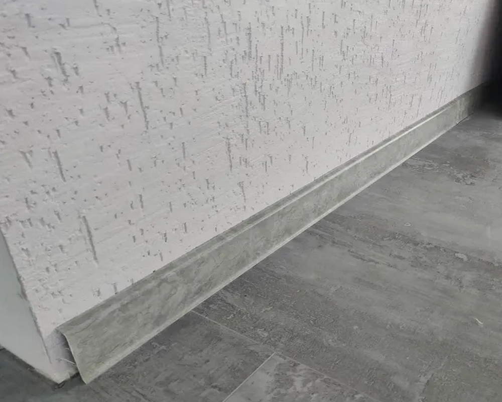 Плинтус ПВХ Salag Lima 72мм 2,5м. Дуб Кембридж