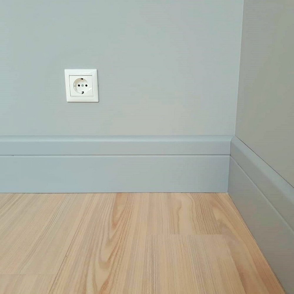 Плинтус NMC FL1 Wallstyl 80*12*2000. Окраска включена в стоимость