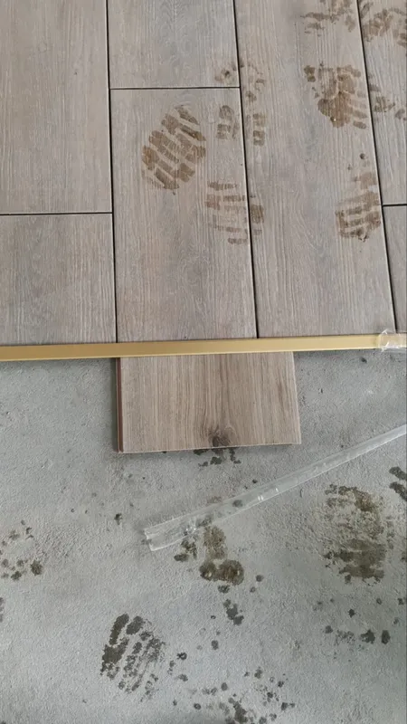 Алюминиевый  профиль ПТ-10  золото/глянец 2,7 м.