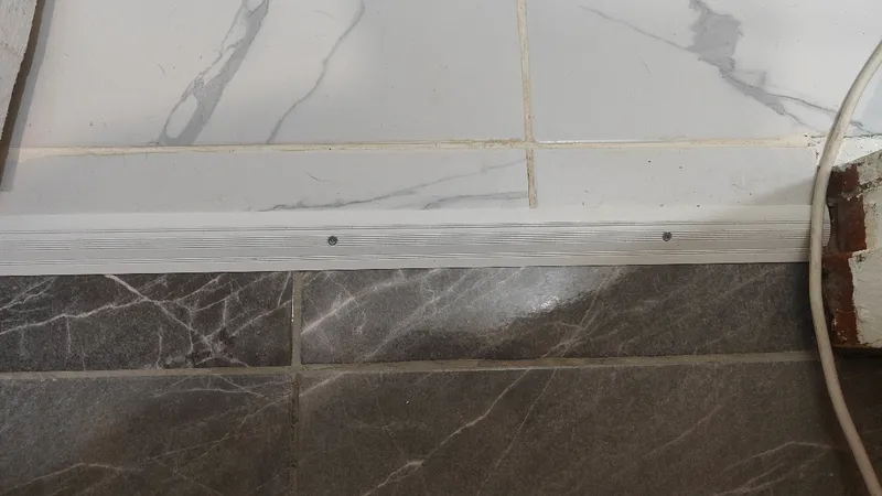 Порог разноуровневый ПР 02.900.057 0,9 м Бетон айс