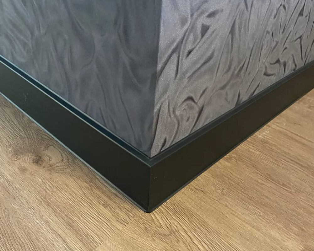 Плинтус ХДФ Dollken Cubu Flex Life 80мм х 2,5 м 0110 Черный