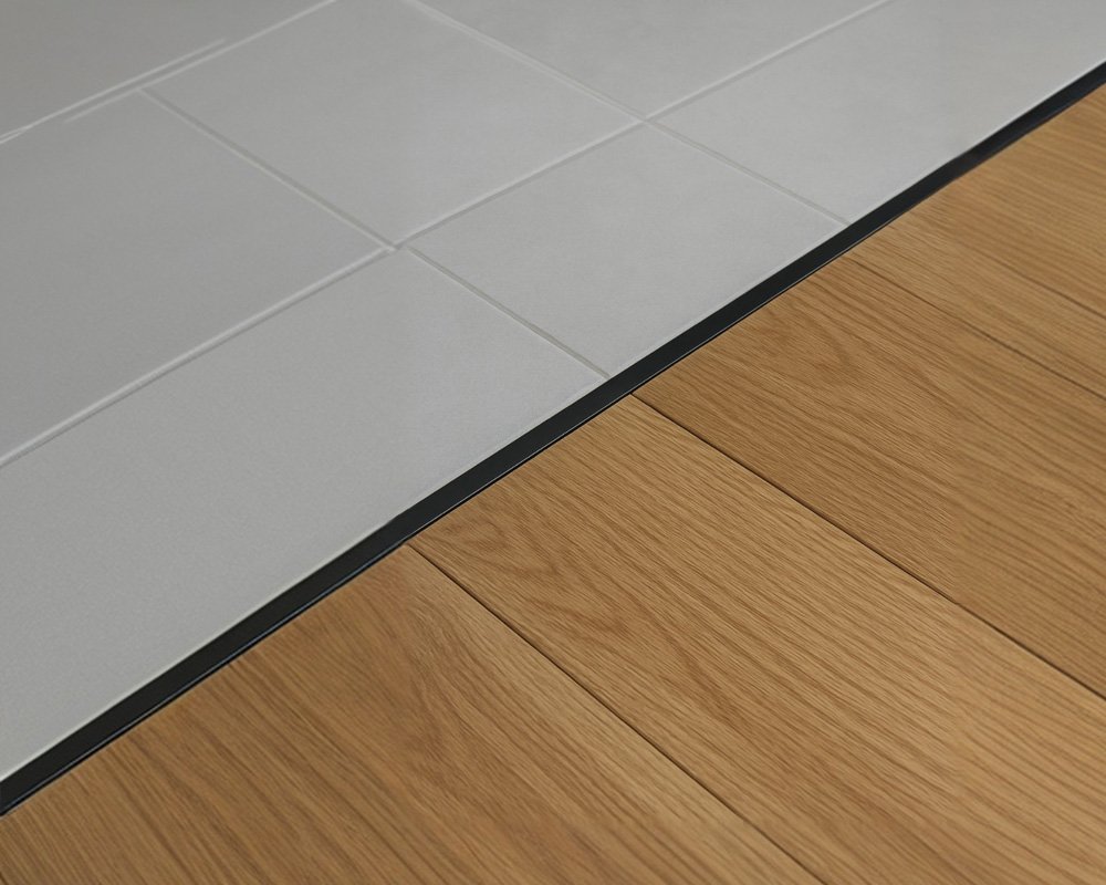 Порог одноуровневый Т 30-1.2700.15 Черный