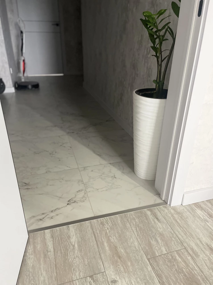 Алюминиевый  профиль ПТ-18 (659)  розовый/глянец 2,7 м.